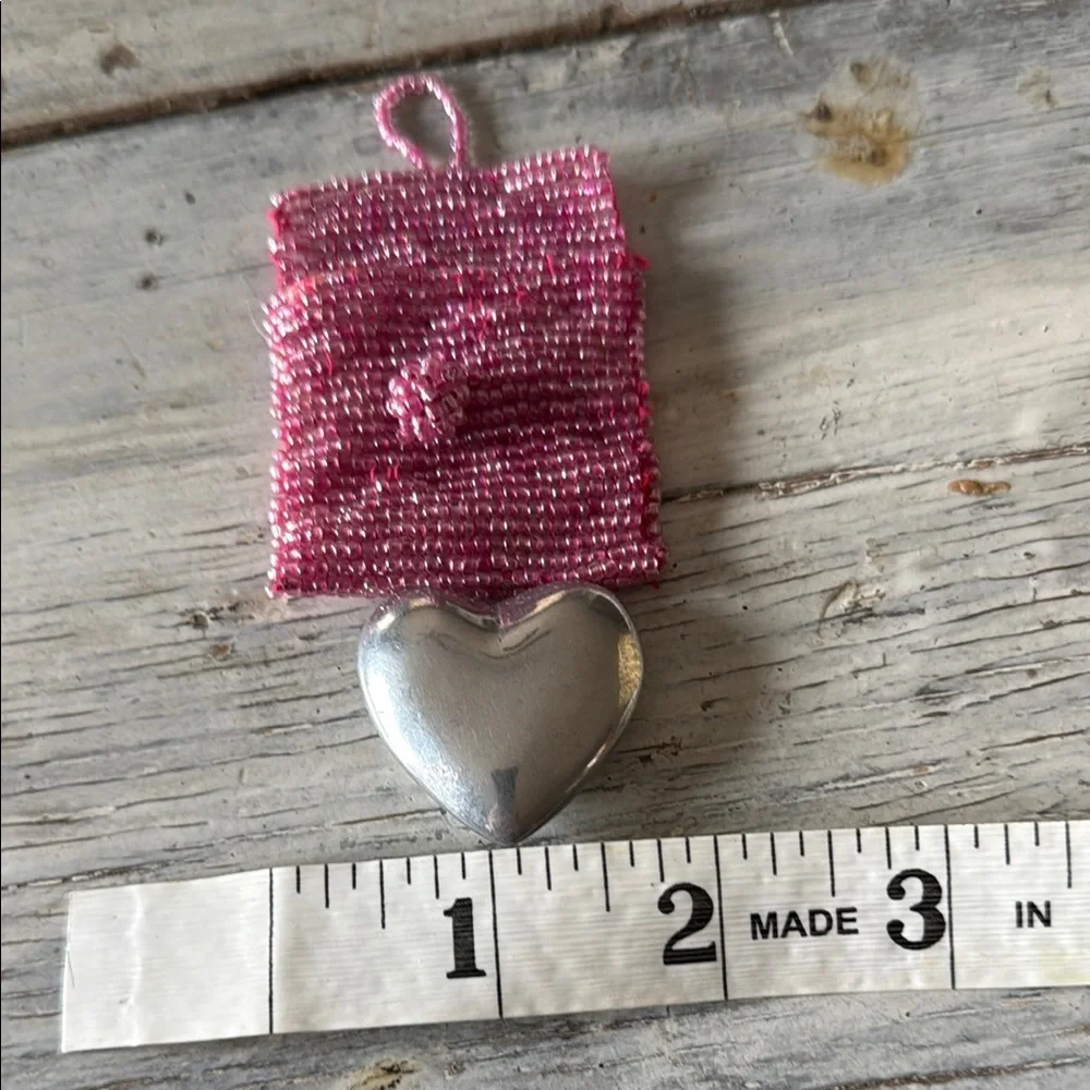 Silver pocket Heart Accessory with Pink Pouch 🩶 - Picture 2 of 3